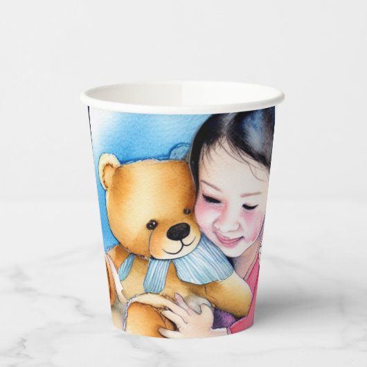熊を抱き締める 紙コップ (左)