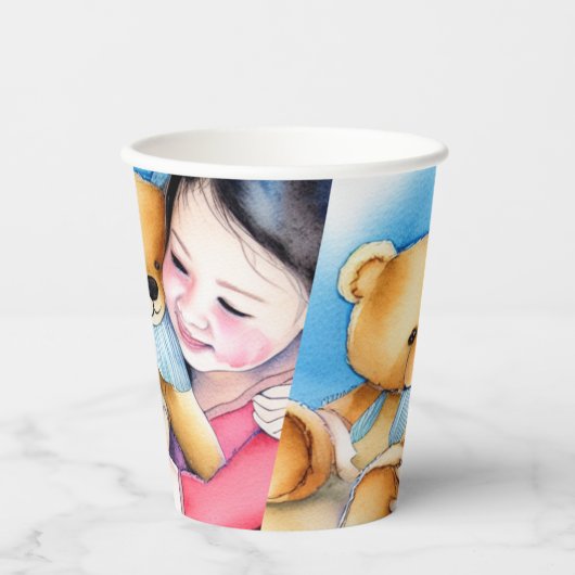 熊を抱き締める 紙コップ (正面)