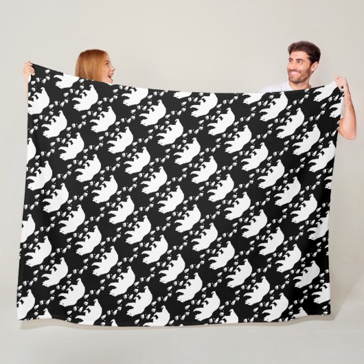 熊素朴跡の森の生物パターン フリースブランケット (インサイチュ)