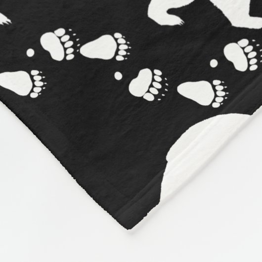 熊素朴跡の森の生物パターン フリースブランケット (角)