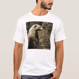 熊誇りを持った Tシャツ