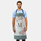 熟成ウッドフローラオールオーバープリントエプロン エプロン (着用した状態)