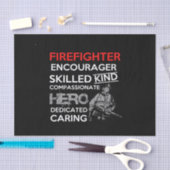 熟練した思いやりを奨励する消防士 薄葉紙 (クラフト)