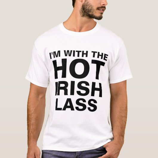 熱いアイリッシュグラスを持っている Tシャツ (正面)