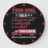 熱いトラック運転手に連れて行かれる ラージ壁時計 (正面)