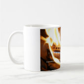 熱いハーモニカのマグ コーヒーマグカップ (左)