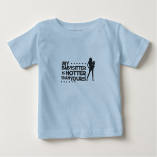 熱いベビーシッター ベビーTシャツ