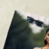 熱いモデルのポーズ付けビーチビーチタオル ビーチタオル (インサイチュ)