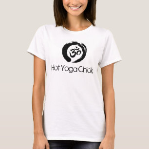 熱いヨガのひよこ Tシャツ