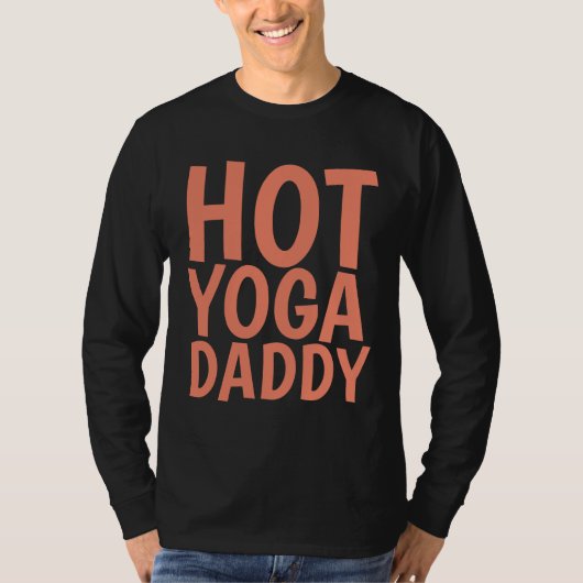 熱いヨガパパ男性のTシャツ Tシャツ (正面)