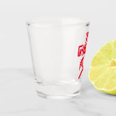 『熱い犬を飼うグリルファーター』 ショットグラス (左)