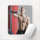 熱い男ブロンドセクシーなシルレスマッスルマンが動作 マウスパッド (マウス)