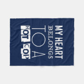 "熱い警察官"のカッコいいの警官のタイポグラフィのギフト フリースブランケット (正面(横))