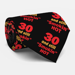 熱い30歳およびまだSmokin ネクタイ