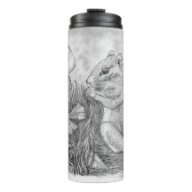 熱タンブラーにチップマンクをニブル