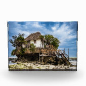 熱帯のサンゴ露頭の上の絵のような家 フォトブロック (正面)