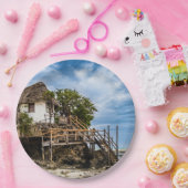 熱帯のサンゴ露頭の上の絵のような家 ペーパープレート (パーティー)