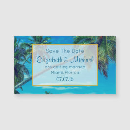 熱帯のヤシの木の結婚式の日付を保存