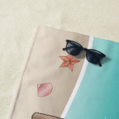 熱帯の夏のビーチで白黒のイギー犬 ビーチタオル (インサイチュ)