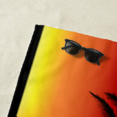 熱帯の夕焼けとヤシの木 ビーチタオル (インサイチュ)