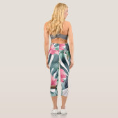 熱帯の白いオウム模様 カプリレギンス (裏面)