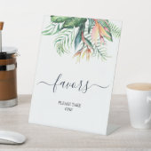 熱帯の緑の花シャワーウィズサイン 台座サイン (インサイチュ)