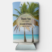 熱帯の美しいヤシの木ビーチ結婚式 スリム缶クーラー (裏面)