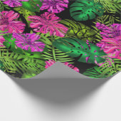 熱帯の花と植物が黒い ラッピングペーパー (角)