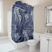 熱帯の葉、ネイビーブルーの背景 シャワーカーテン (インサイチュ)