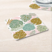 熱帯の葉 – モンステラとヤシの葉パターン スクエアペーパーコースター (アングル)