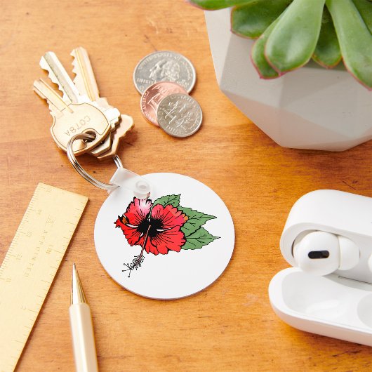 熱帯の赤いハイビスカスの花(緑離れの) キーホルダー