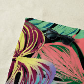 熱帯カラフルモンステラの葉を黒に ビーチタオル (インサイチュ)