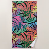 熱帯カラフルモンステラの葉を黒に ビーチタオル (正面)