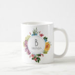 熱帯カラフル花ブーケモノグラム コーヒーマグカップ<br><div class="desc">モダンカラフルエレガント熱帯の花ブーケ配列と円とカスタマイズ可能な名前とモノグラム。</div>