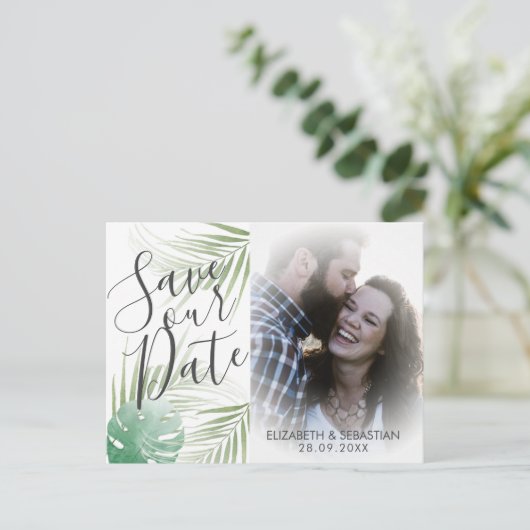 熱帯スクリプト緑の結婚式の日付を保存 案内ポストカード (スタンド正面)
