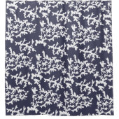 熱帯ネイビーブルーと白サンゴ礁パターン シャワーカーテン (正面)