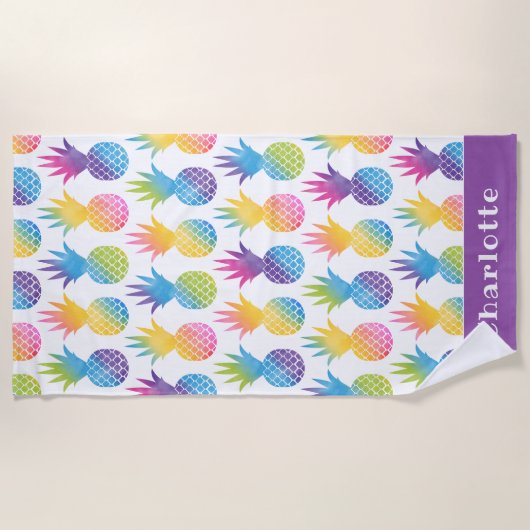 熱帯パイナップルパープルウォーター名前をカスタムする ビーチタオル (正面)