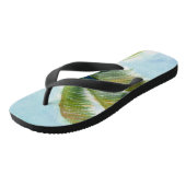 熱帯ビーチのヤシの木で晴れた日 ビーチサンダル (アングル)