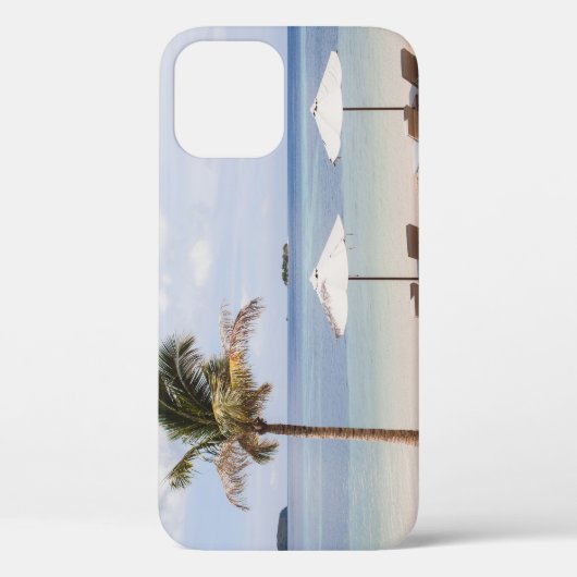 熱帯ビーチの傘:白、ヤシ。 Case-Mate iPhoneケース (裏面)