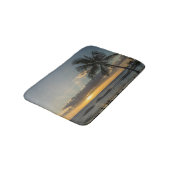 熱帯ビーチの日没のヤシの木 バスマット (アングル)