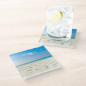 熱帯ビーチの海の砂の空及び夏の日 ガラスコースター (アングル)