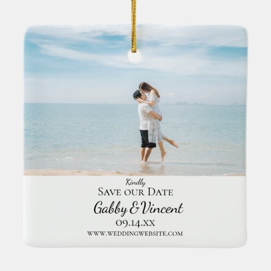 熱帯ビーチの目的地の結婚式の日付を保存 セラミックオーナメント (裏面)