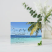 熱帯ビーチの目的地の結婚式の日付を保存 ポストカード (スタンド正面)