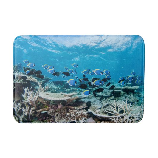 熱帯ビーチ |サンゴの中のチョウザメ バスマット (正面)