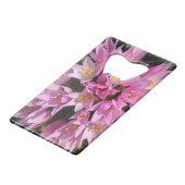 熱帯ピンクと黄色の花 クレジットカード栓抜き (正面アングル)