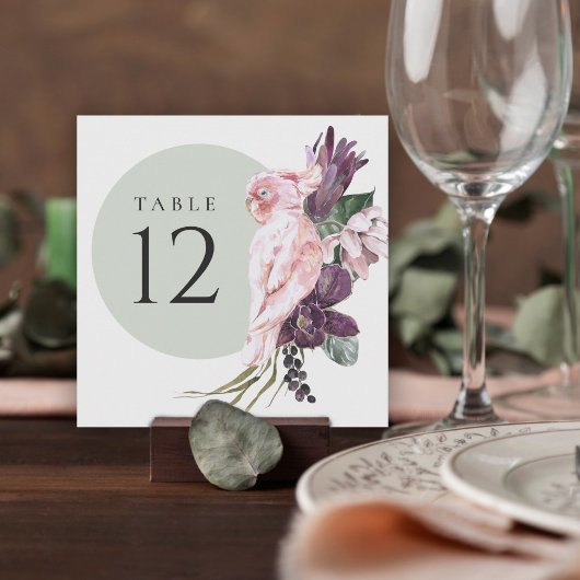 熱帯ピンクのオウムとプロテアテーブルナンバーカード 招待状