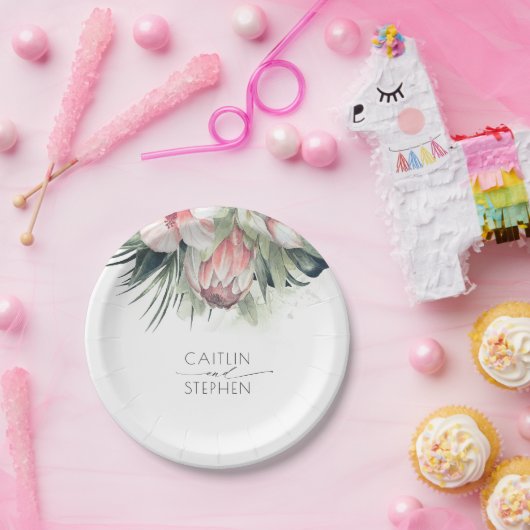 熱帯ピンクの花とヤシの緑結婚の ペーパープレート (パーティー)