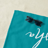 熱帯フローラピースサインパーソナライズされた海ブルー ビーチタオル (インサイチュ)