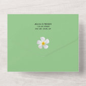 熱帯フローラ、セージの白いプルメリア結婚、 オールインワン招待状 (裏面)