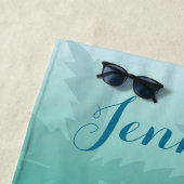 熱帯ブルーパームの木と名前をカスタムする ビーチタオル (インサイチュ)